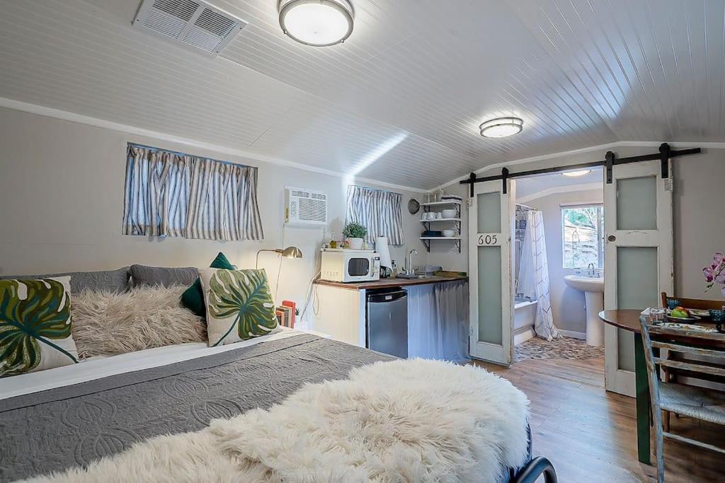 Cute Peaceful Tiny House Getaway W Backyard - Low Summer Rates! Tucson Eksteriør billede