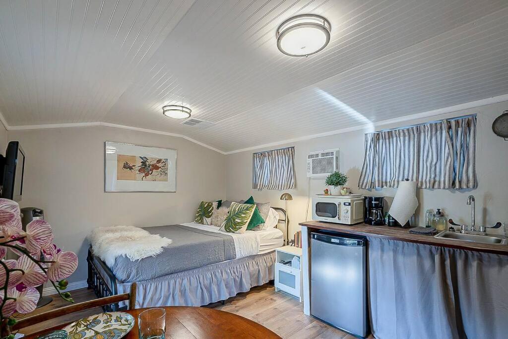 Cute Peaceful Tiny House Getaway W Backyard - Low Summer Rates! Tucson Eksteriør billede