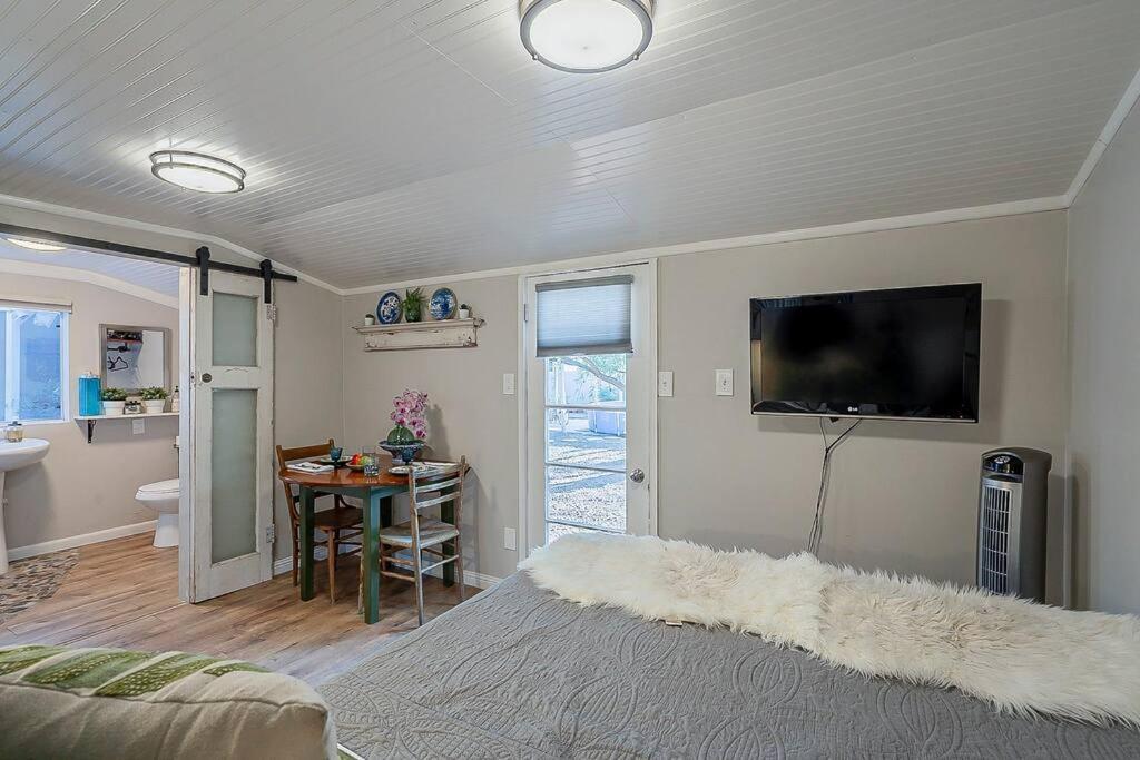 Cute Peaceful Tiny House Getaway W Backyard - Low Summer Rates! Tucson Eksteriør billede